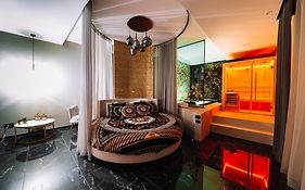 Versace Luxury Room
